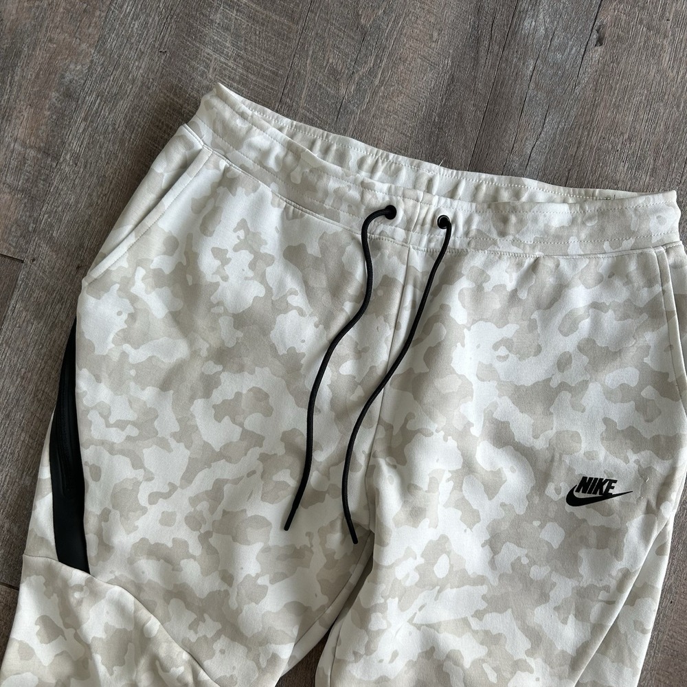 Nike Tech Fleece Pants Joggers Summit Snow Camo Black Slim Taper CJ5981-121 EUC
